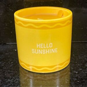 Crayola Fresh Bamboo Scent “Hello Sunshine”6.3-oz. Candle Jar- Yellow